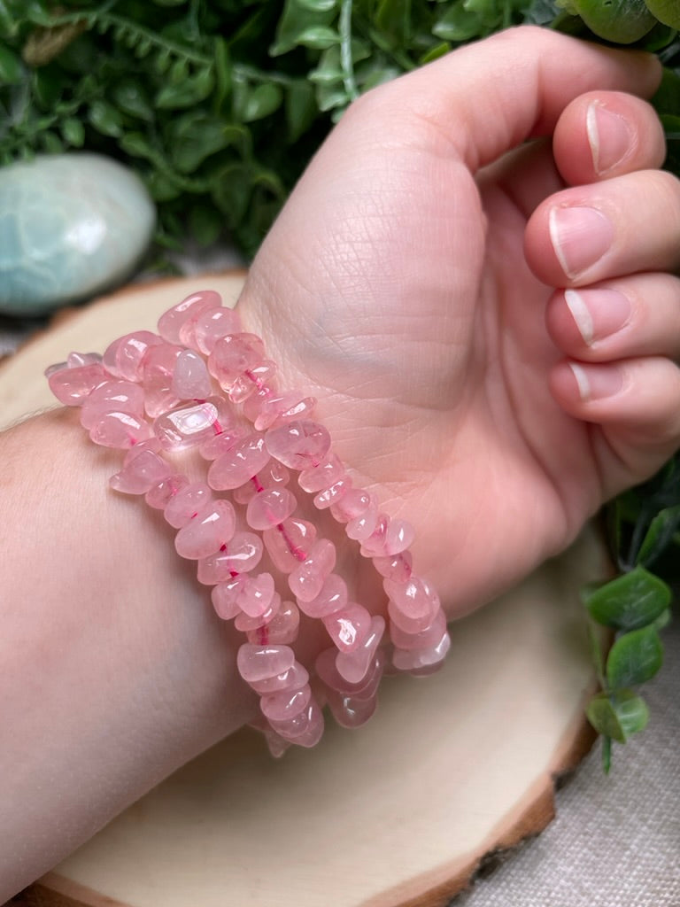 Color Enhanced Rose Quartz Chip Bracelet