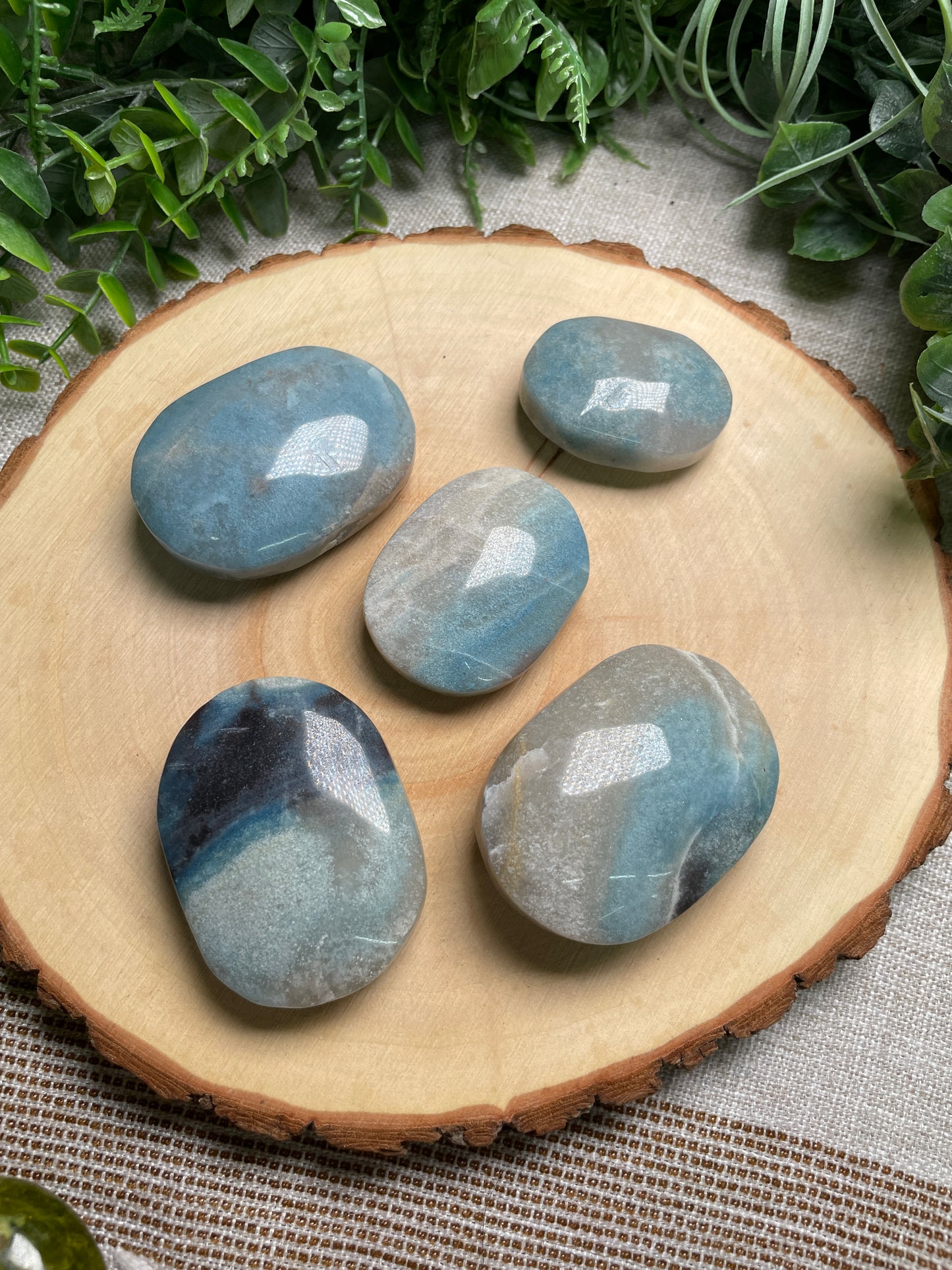 Blue Aventurine Mix Palm Stone