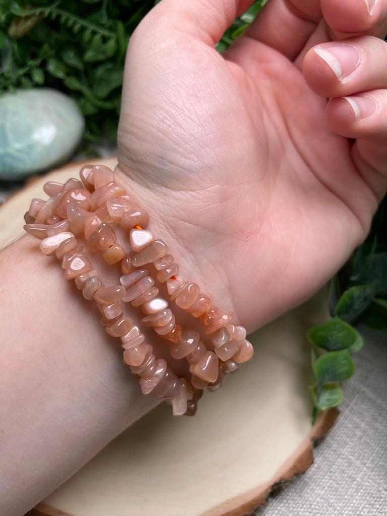 Peach Moonstone and Sunstone Chip Bracelet