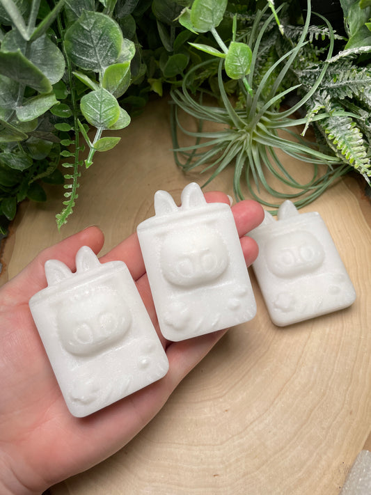 Blindbox Bunny Gameboy in White Synthetic Jade
