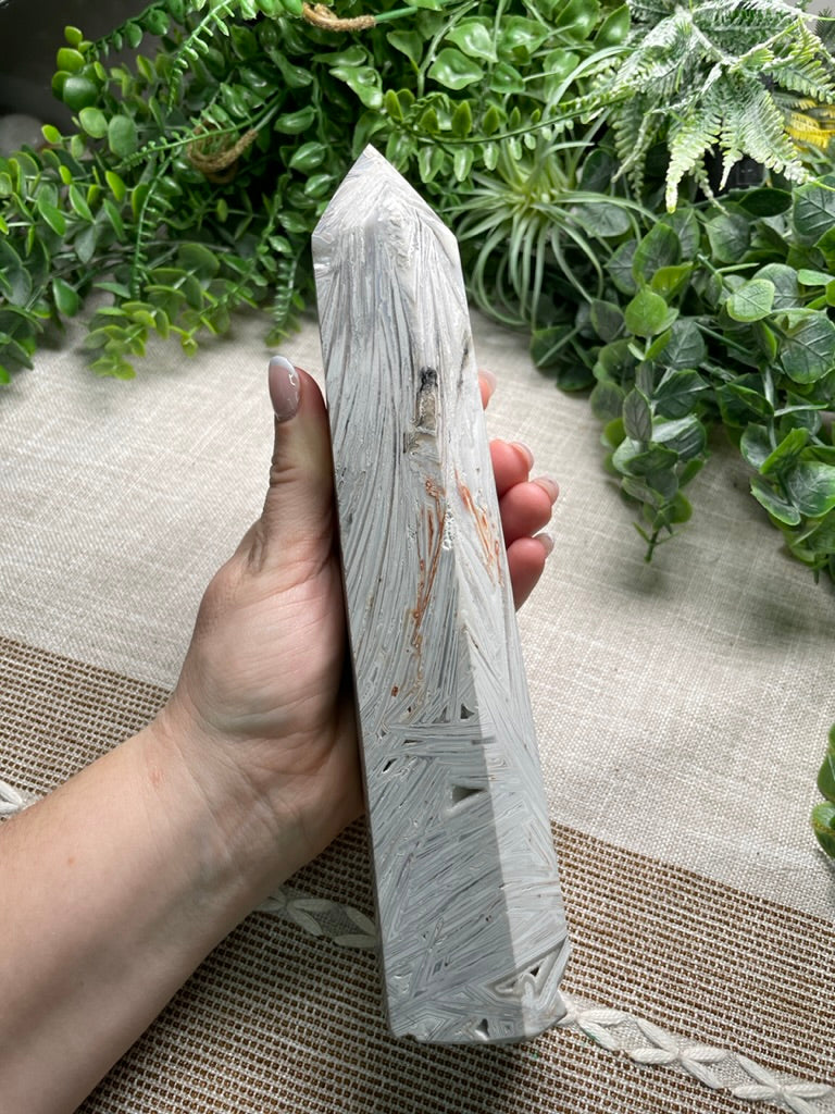 Mexican White Lace Agate Tower