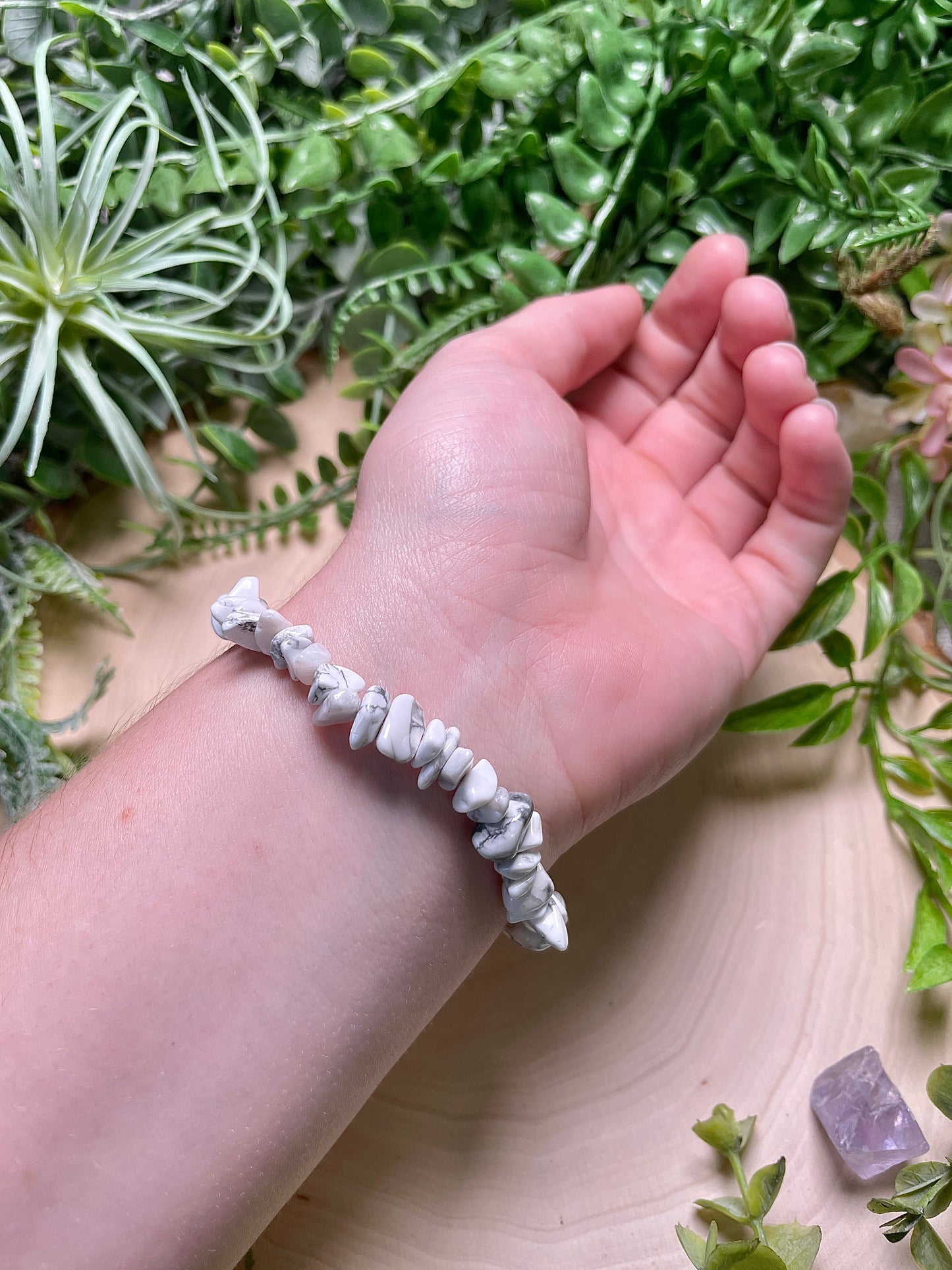 Howlite Chip Bracelet