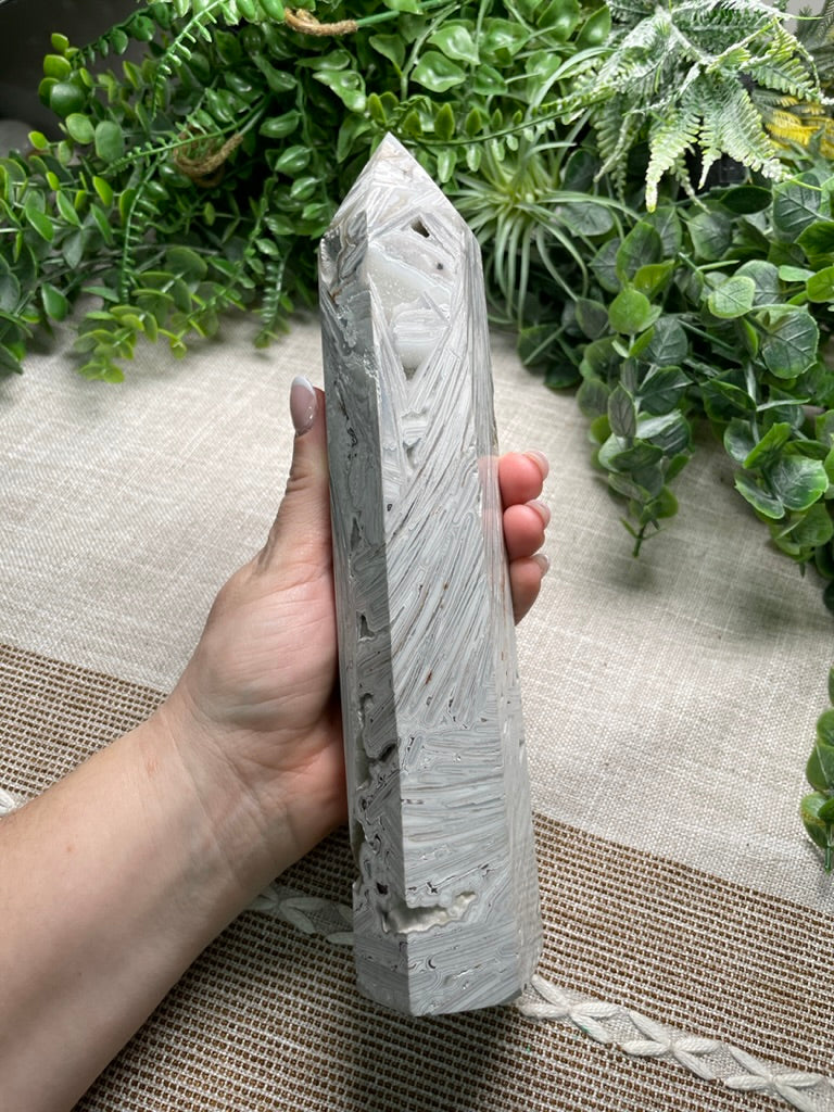 Mexican White Lace Agate Tower