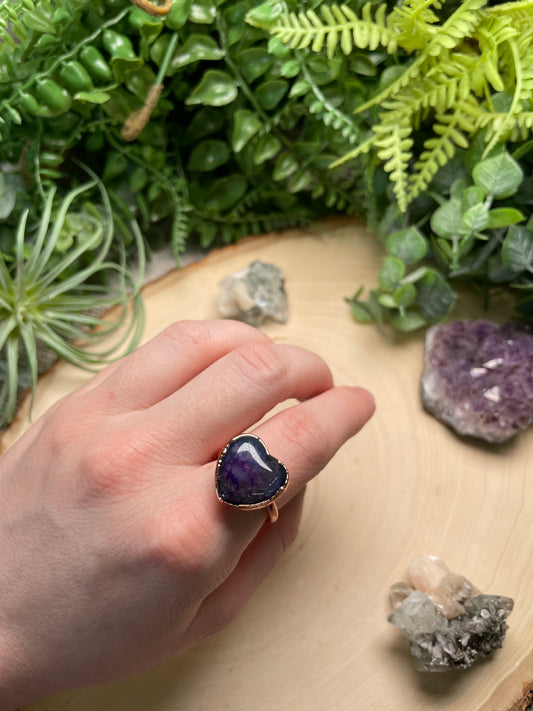 Dyed Agate Heart Ring Size 8 (cracked stone)