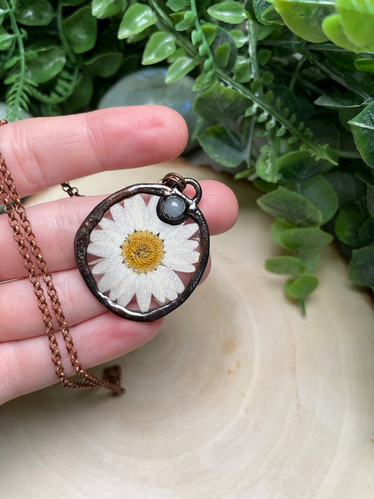 Daisy and Aquamarine Necklace