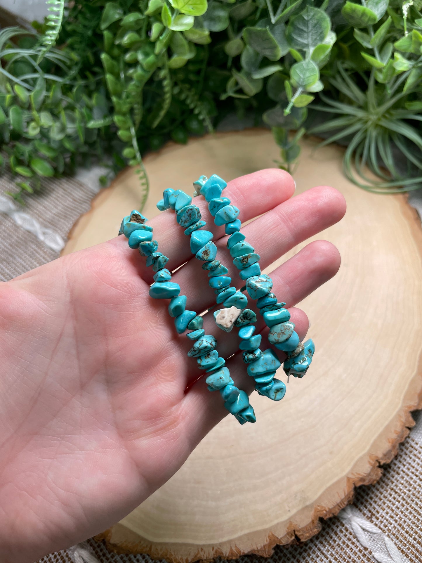 Dyed Howlite (Imitation Turquoise) Chip Bracelet