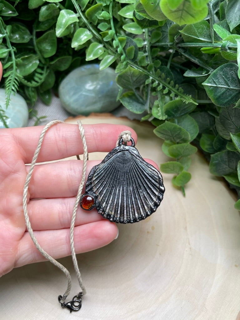 Scallop Shell and Agate Necklace