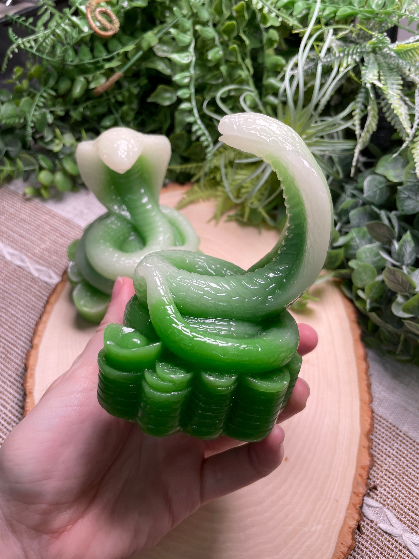 Snake Resin Sphere Holder