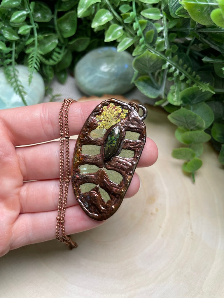 Floral and Natural Turquoise Necklace