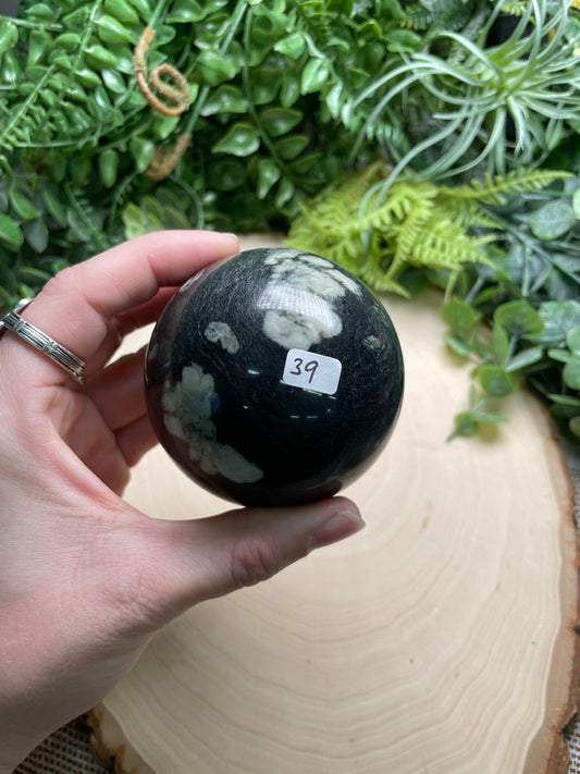 Chrysanthemum Agate Sphere